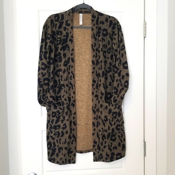 Leopard Print Duster with Pockets - Picture 2 of 6